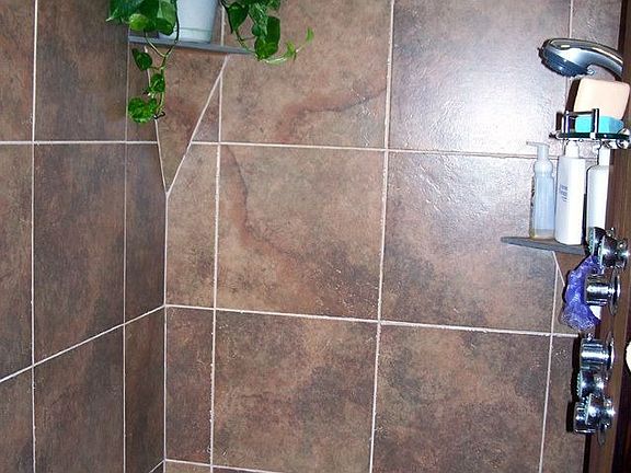 LARGE shower 48x60 w/seat