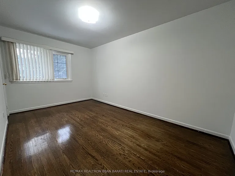 298 Newton Dr — Photo 9
