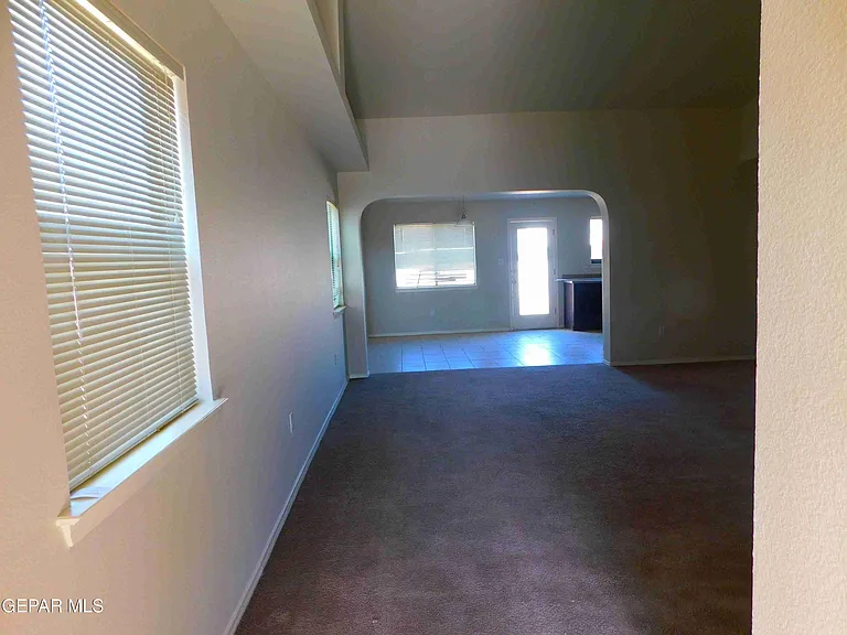 2508 Sparrow Point St — Photo 5