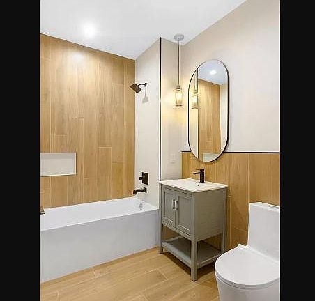 3rd image of 1170 Hoe Ave #7L