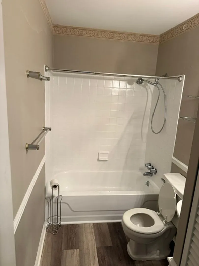 2 Bed 1.5 Bath — Photo 4