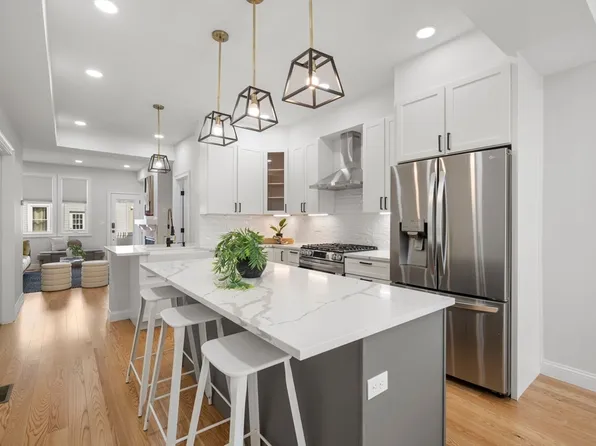 138 W 8th St, South Boston, MA 02127