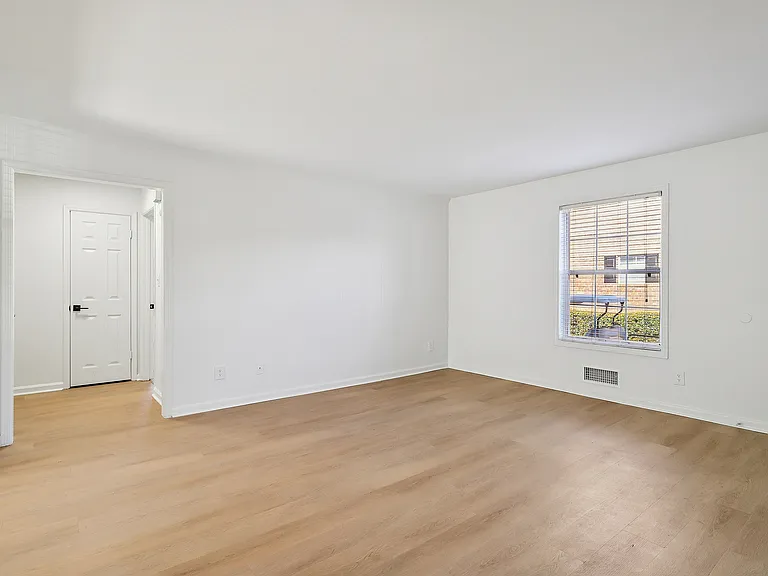 ReNew Chastain — Photo 7
