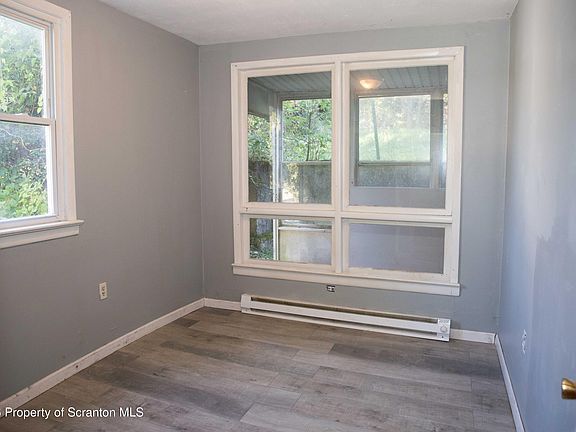 4th image of 18 Grove St