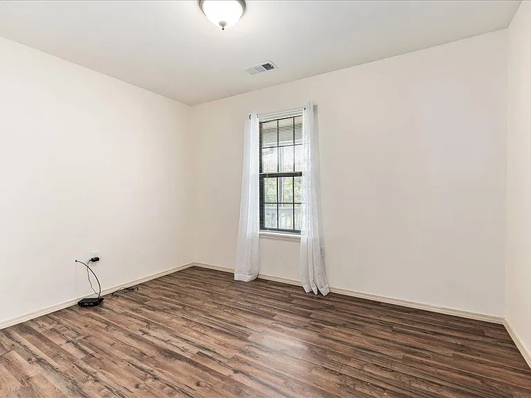 408 Breezing Ln — Photo 20