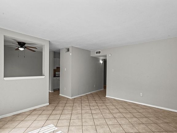 3rd image of 2202 16th Ave N #5