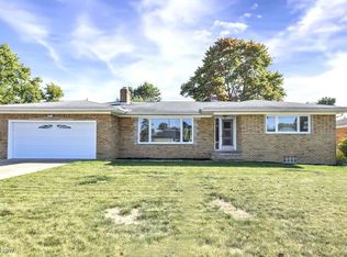 8305 Banner Ln, Parma, OH 44129