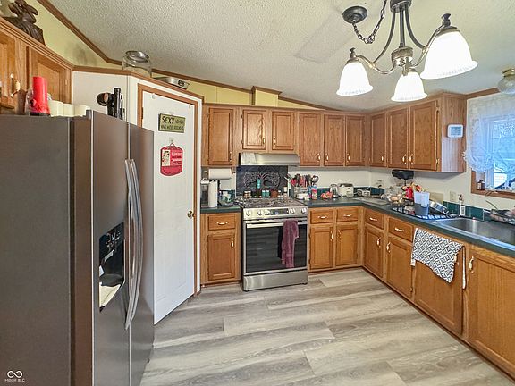 3rd image of 119 Sugar Run Rd