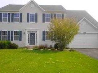2199 Bluewater Dr, Wauconda, IL 60084