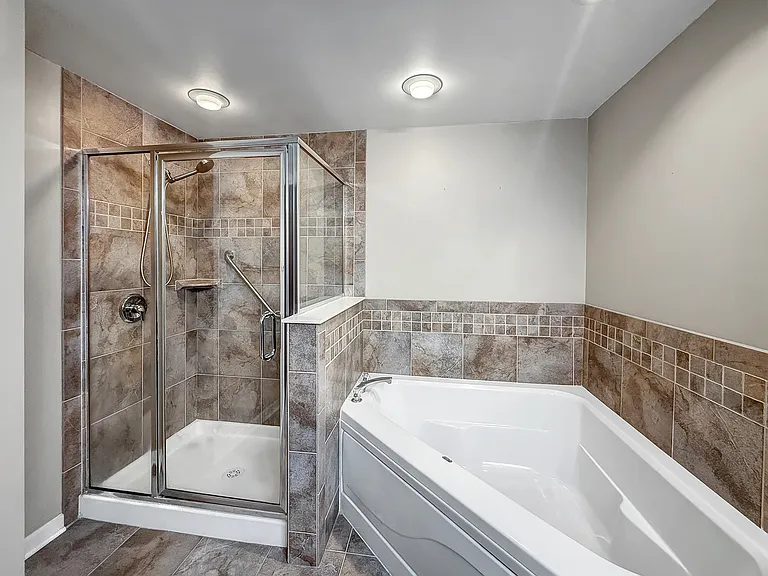 701 W Rand Rd #137 — Photo 9