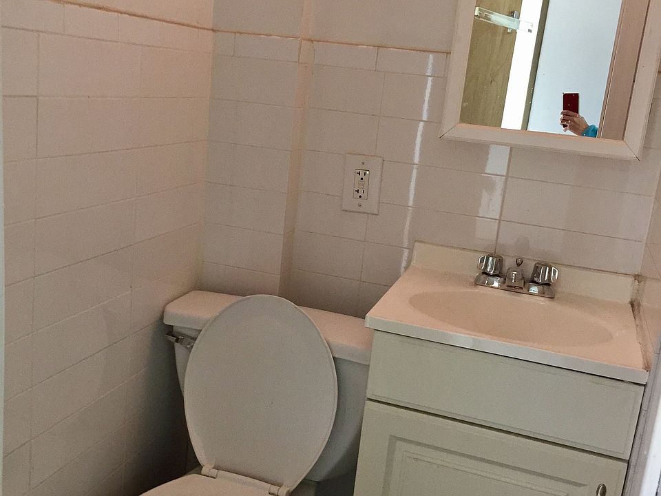 2nd image of 1614 E 12th St #1