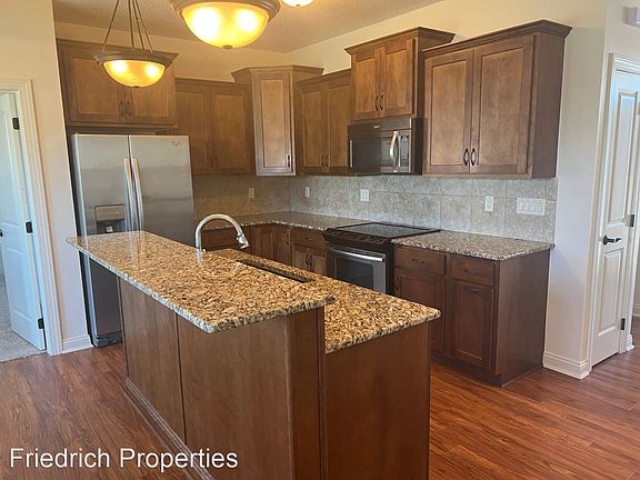 4th image of 2712 London Dr