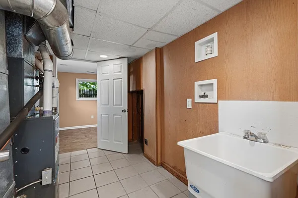 23233 Wellington Ave — Photo 11