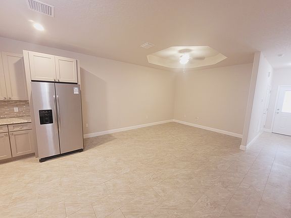 4th image of 39 Providence Ln #B