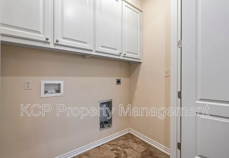 17 Jeffrey Way — Photo 15