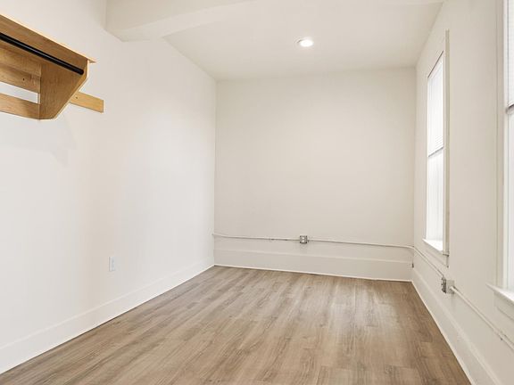 5th image of 655 Hazelwood Ave #104