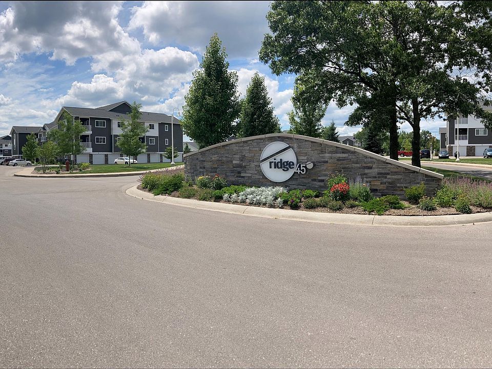 2nd image of 2325 Orchard Circle Dr