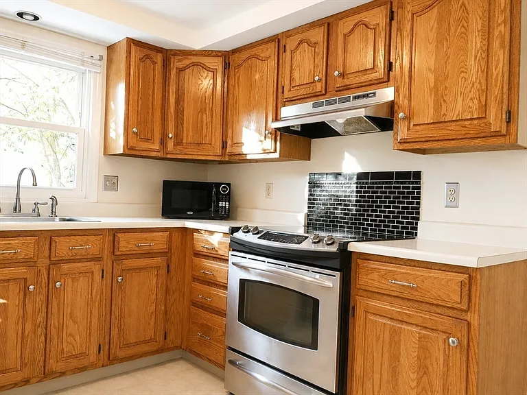 160 Cypress St #160 — Photo 6