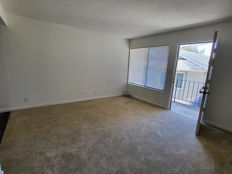2313 Roosevelt Ave #5 — Photo 10