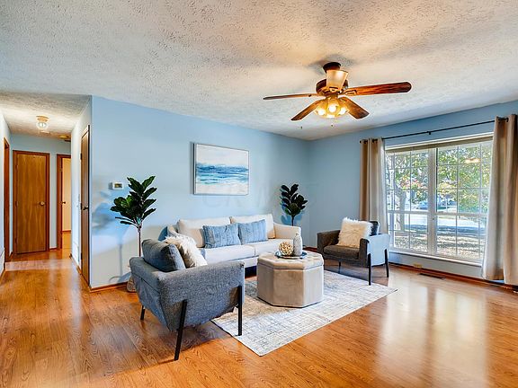 3rd image of 4380 Shirlene Ct