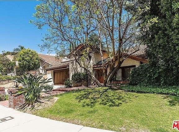 3rd image of 2918 Tiffany Cir