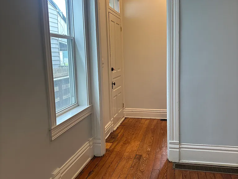 524 E Ormsby Ave — Photo 11