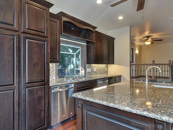 4th image of 284 N Fairway Dr