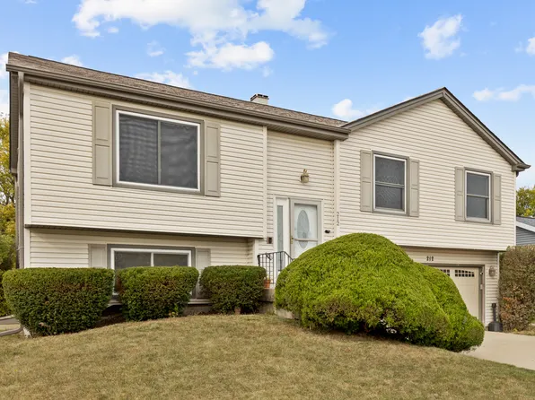 212 Huntington Dr, Streamwood, IL 60107