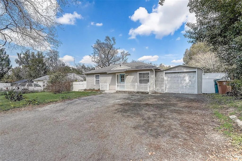 3 bed, 2.0 bath, 1744 sqft, $1,950 — Photo 3