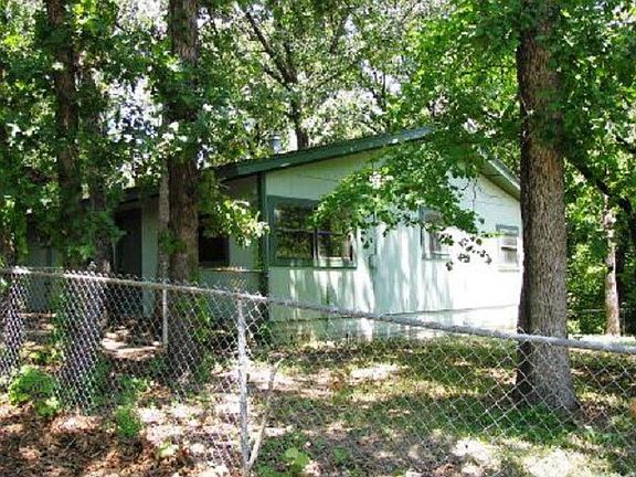 2nd image of 219 Oak Hills Dr