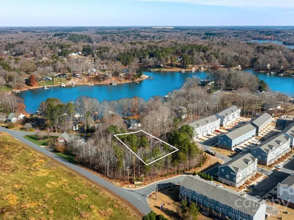 7001 Vinewood Rd, Sherrills Ford, NC 28673