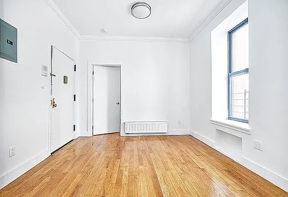 2095 Madison Avenue — Photo 2