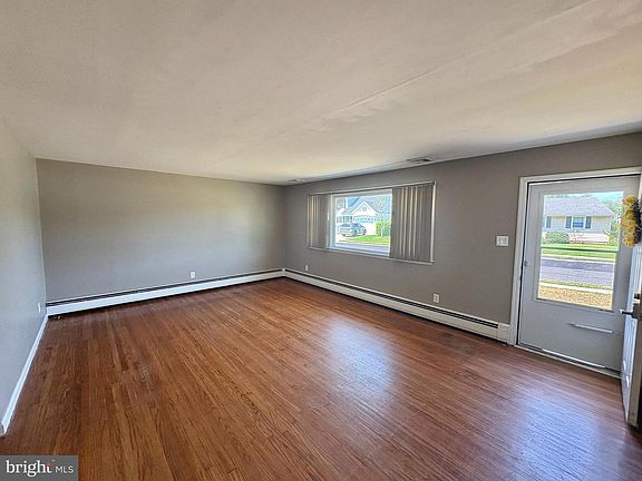 5th image of 101 Steven Dr