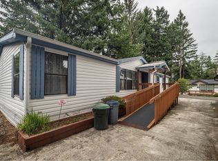1445 Village Pines Ave, Coos Bay, OR 97420