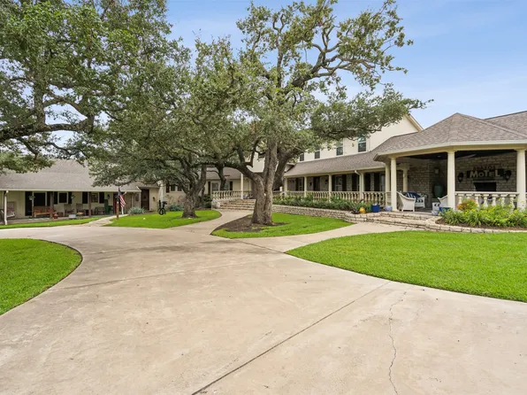 2818 French Kingston Ct, Granbury, TX 76049