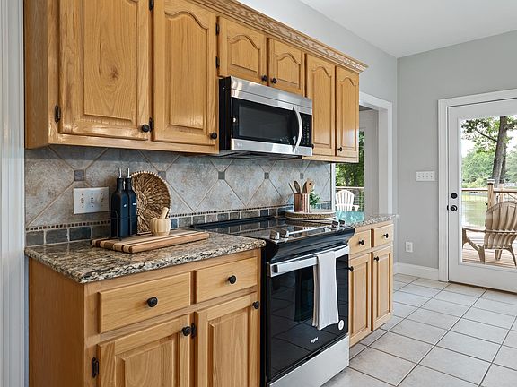 3rd image of 108 Saddle Lake Dr