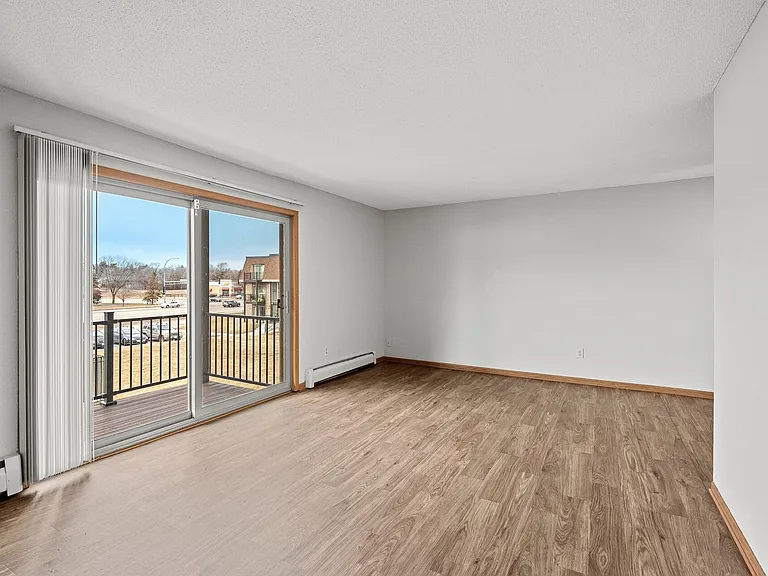 River Ridge Apartments — Photo 79
