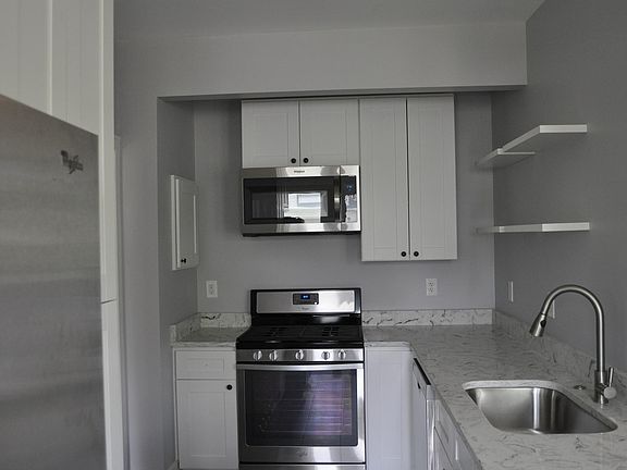 3rd image of 605 W Hudson Ave APT 3