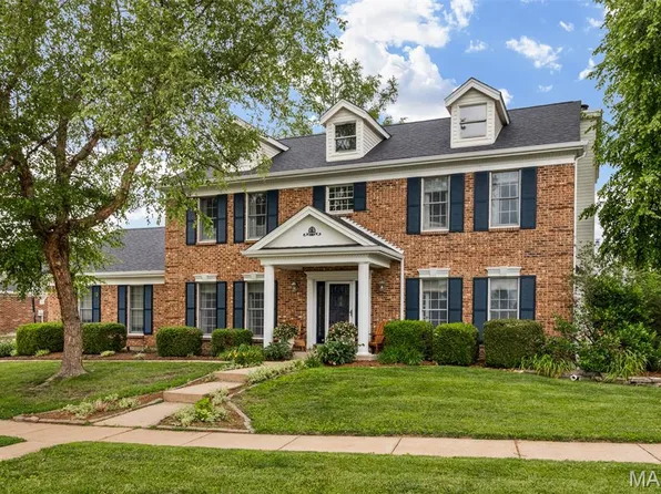 6736 Black Water Dr, Saint Louis, MO 63129