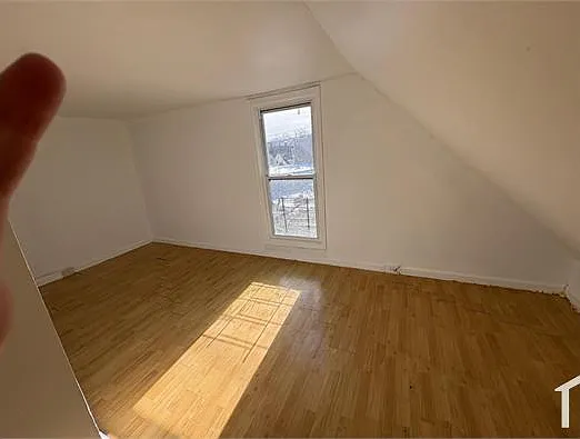 3 bed, $3,500 — Photo 3