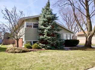 506 N Stratford Rd, Arlington Heights, IL 60004