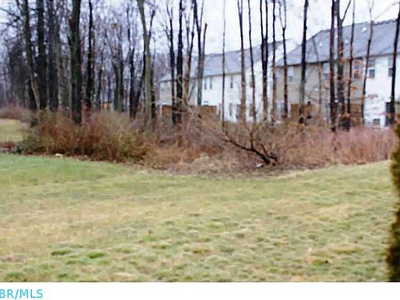 4th image of 1201 Grove Dr