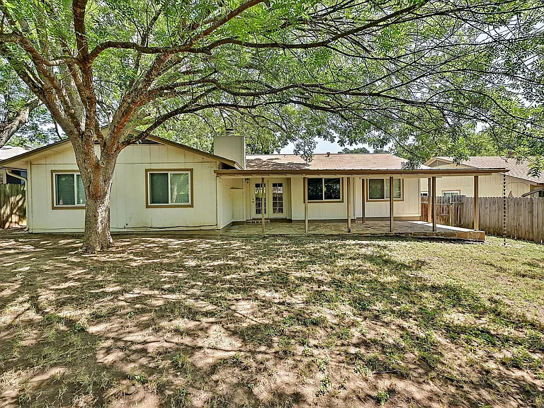 3707 Tarragona Ln — Photo 32