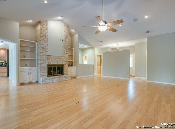 4th image of 98 Granburg Cir