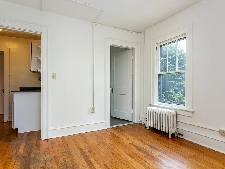 141 Howard St — Photo 9