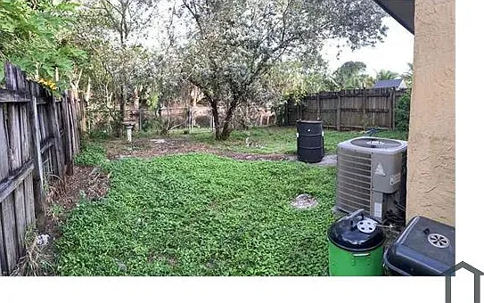 954 SW 74th Ave — Photo 6