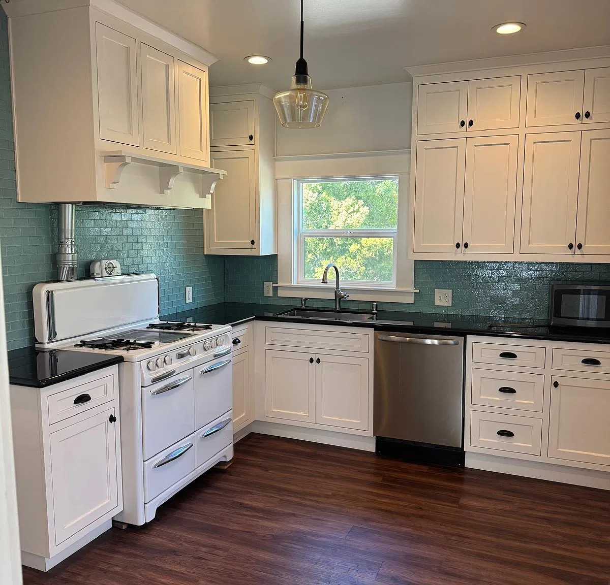 3 bed, 1212 sqft, $2,980 — Photo 4