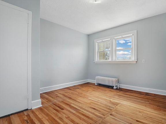 2nd image of 303 Jefferson Ave Floor 1