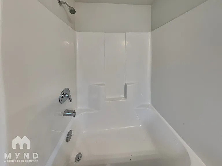 1826 Carrington Dr — Photo 11