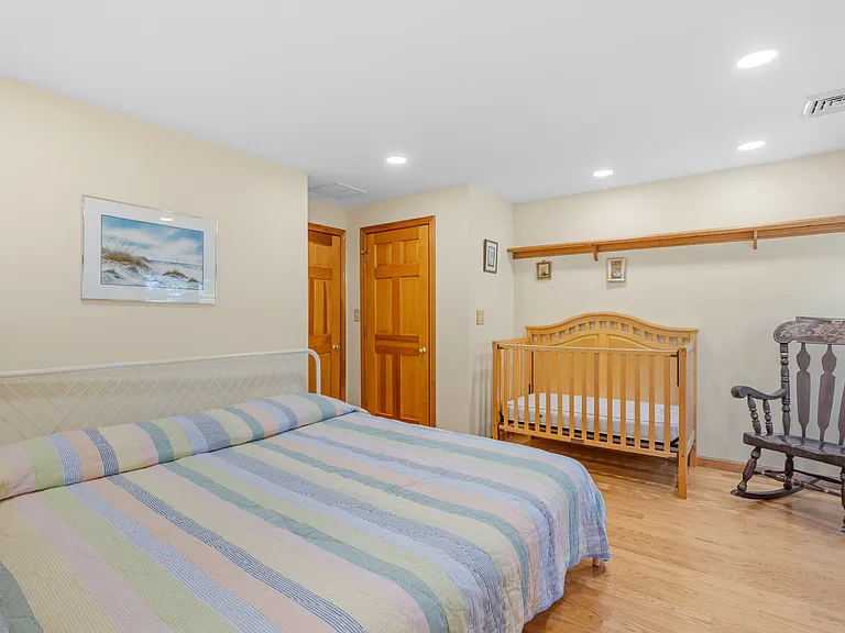114 Dover Rd — Photo 12